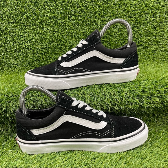 Vans Old Skool Black White Trainers 
Size UK 4
751505 - Picture 2 of 8